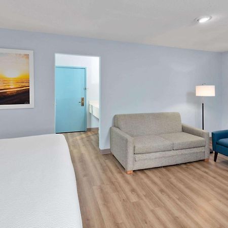 Days Inn & Suites By Wyndham Siler City Экстерьер фото