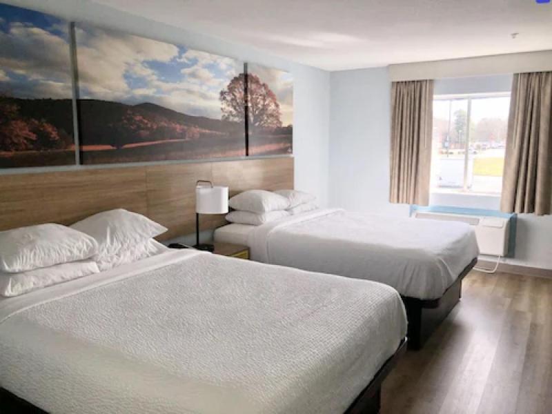 Days Inn & Suites By Wyndham Siler City Экстерьер фото